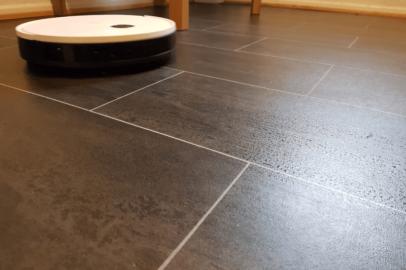 Yeedi Vac моет пол